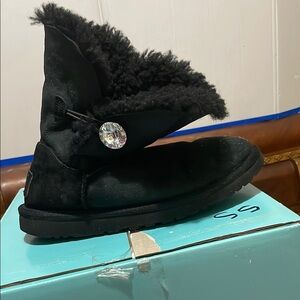 UGGs size 6 black​